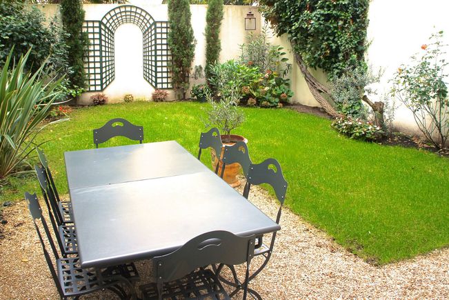 Property with Garden, Paris 16th