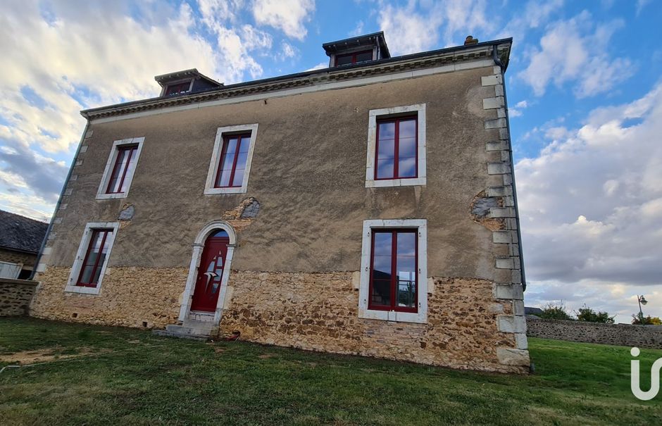 Vente maison 8 pièces 202 m² à Sable-sur-sarthe (72300), 218 500 €