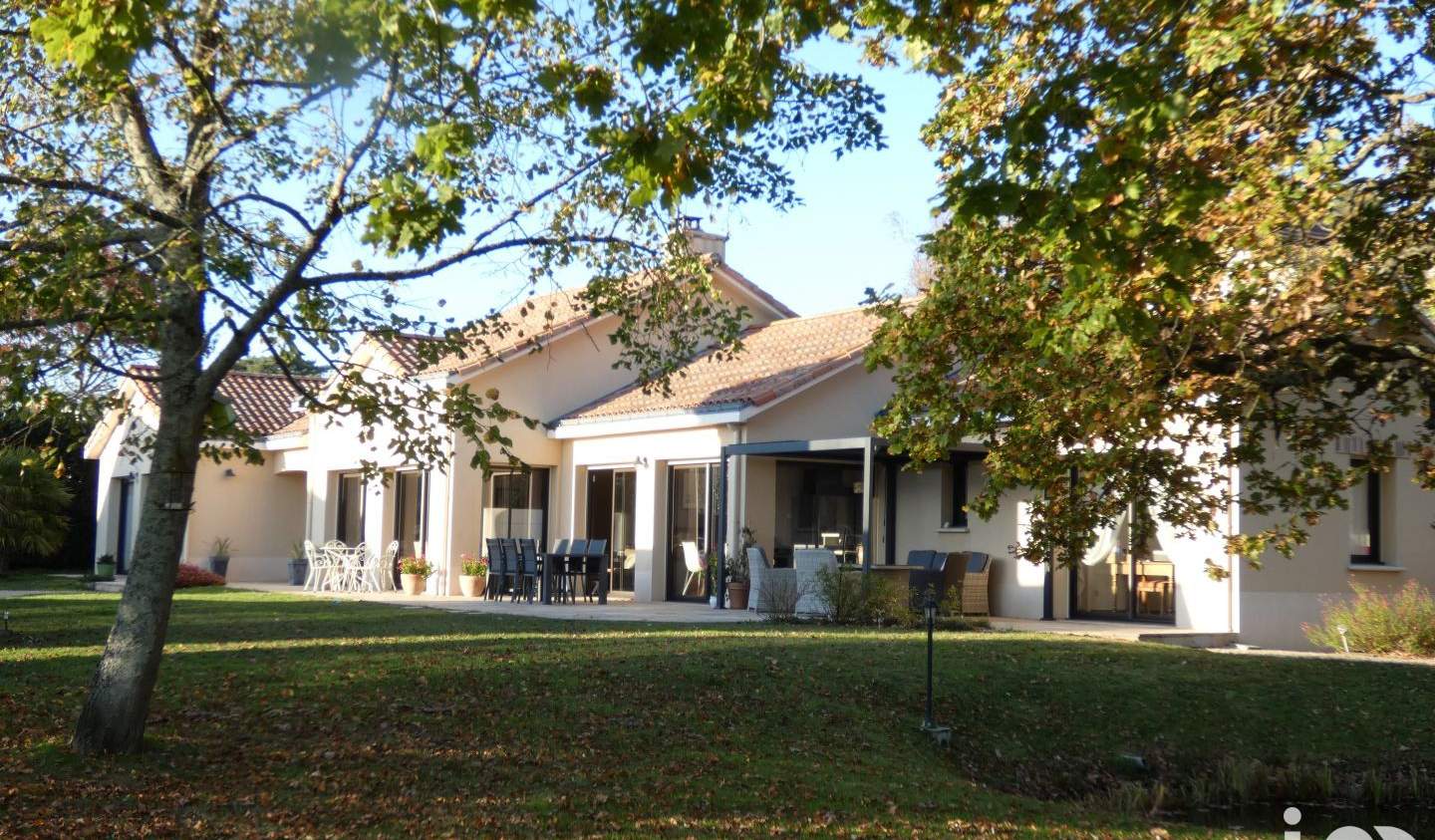 Maison avec piscine et terrasse Thouaré-sur-Loire