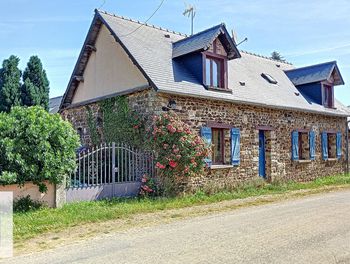 maison à Saint-Calais-du-Désert (53)