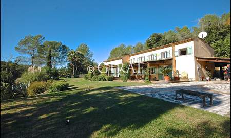 Villa De Luxe Avec Terrasse Valbonne A Vendre