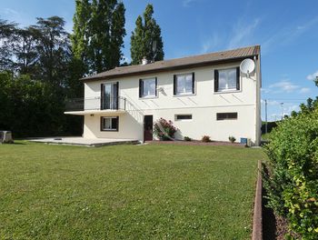 maison à Neuville-aux-Bois (45)