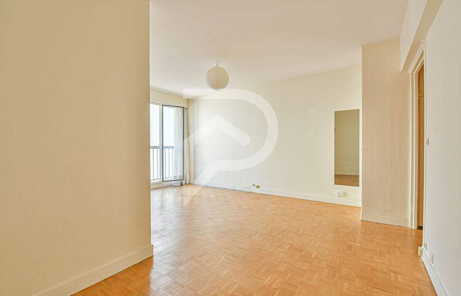 Location  appartement 1 pièce 29.68 m² à Paris 15ème (75015), 1 054 €