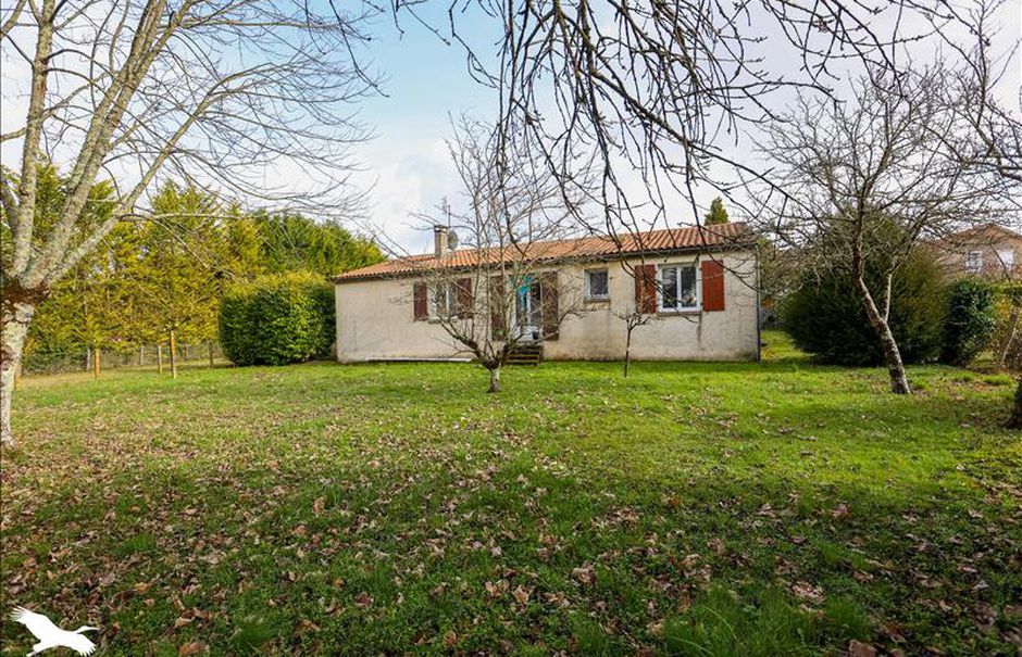 Vente maison 4 pièces 90 m² à Barbezieux-Saint-Hilaire (16300), 176 550 €