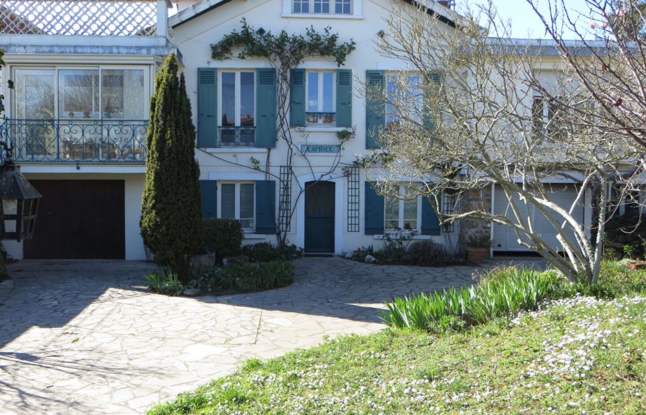 Vente maison 7 pièces 195 m² à Le Mesnil-le-Roi (78600), 1 086 750 €
