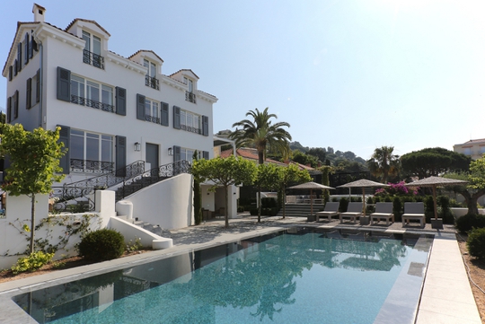L’ancienne villa d’Estée Lauder mise en vente à Cannes