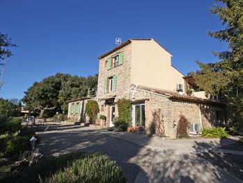 villa à Flayosc (83)