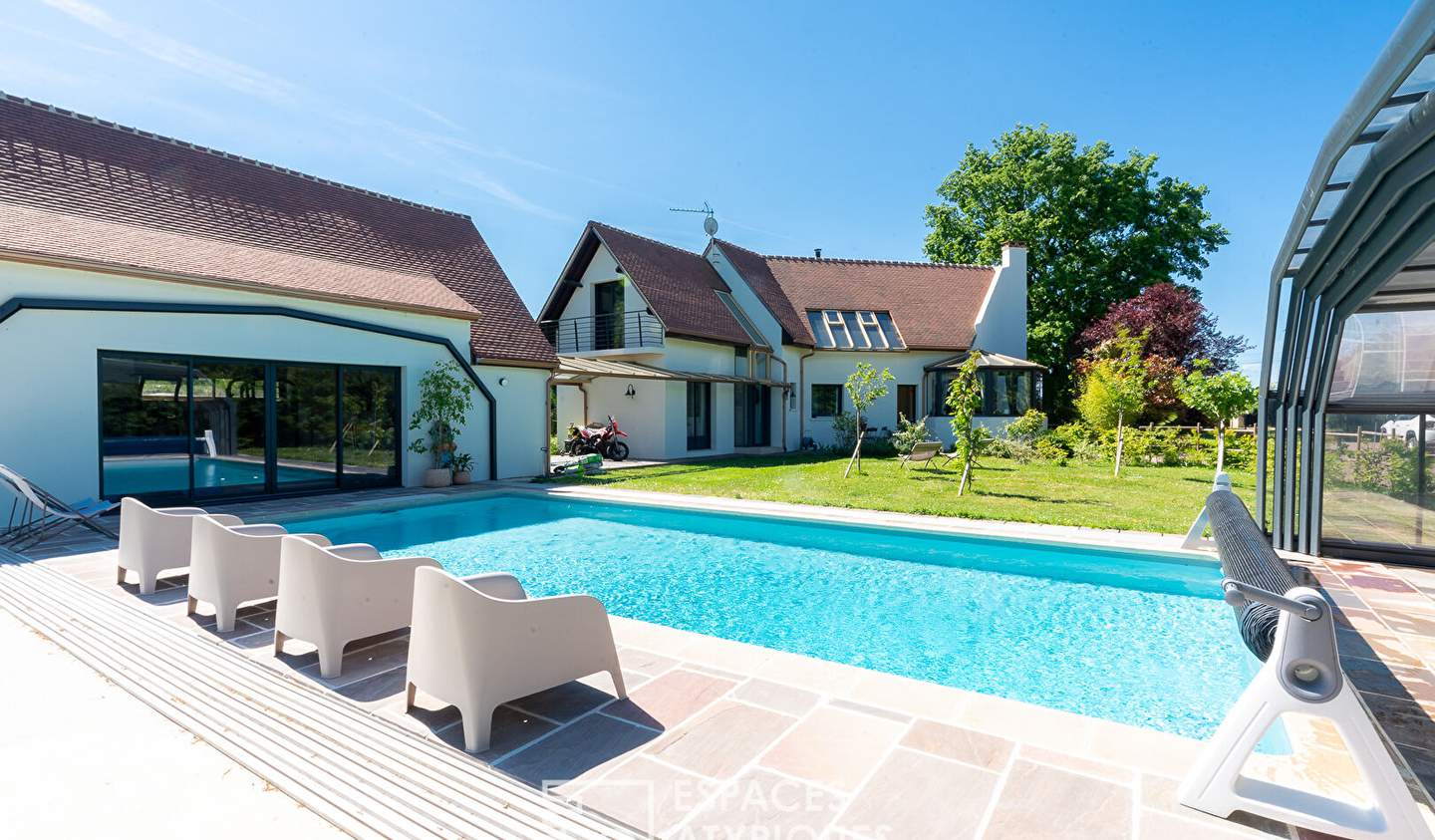House with pool and terrace Grosrouvre