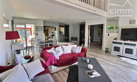 Maison De Luxe Avec Terrasse Chartres De Bretagne A Vendre