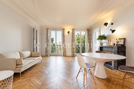 Location De Luxe A La Tour Eiffel