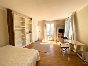 Location D Appartement A Paris 1er 75 Appartement A Louer