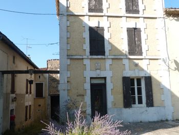 maison à Montmoreau-Saint-Cybard (16)