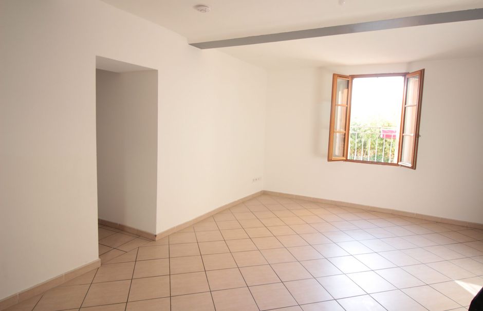 Vente appartement 3 pièces 52 m² à Roquemaure (30150), 87 000 €