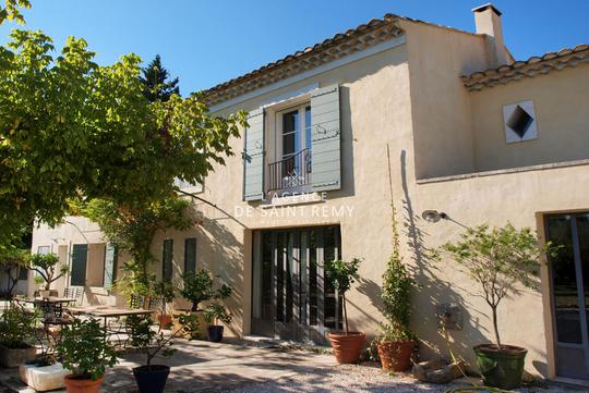 Villa De Luxe Avec Piscine Fontaine De Vaucluse à Vendre Page 2