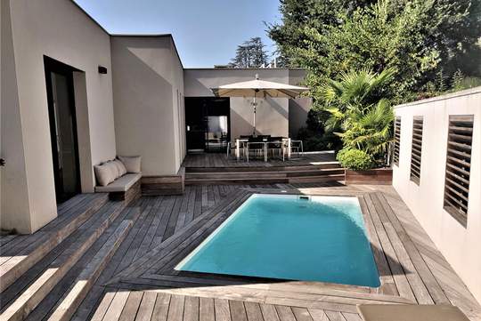 Maison avec piscine et terrasse