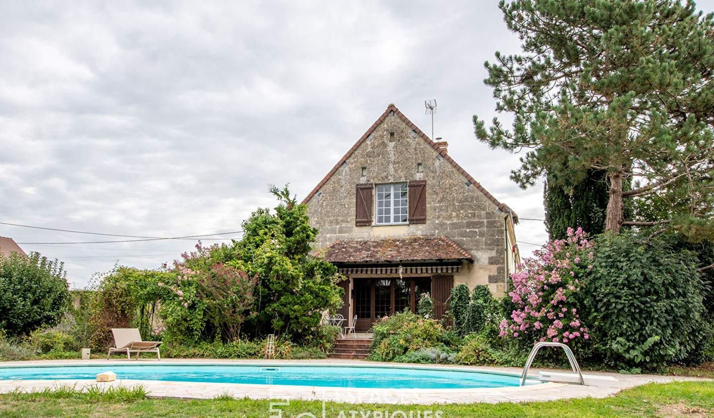 Maison avec piscine et terrasse Ternay