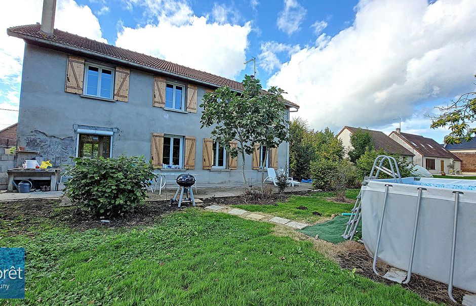 Vente maison 8 pièces 155 m² à Chauny (02300), 169 000 €