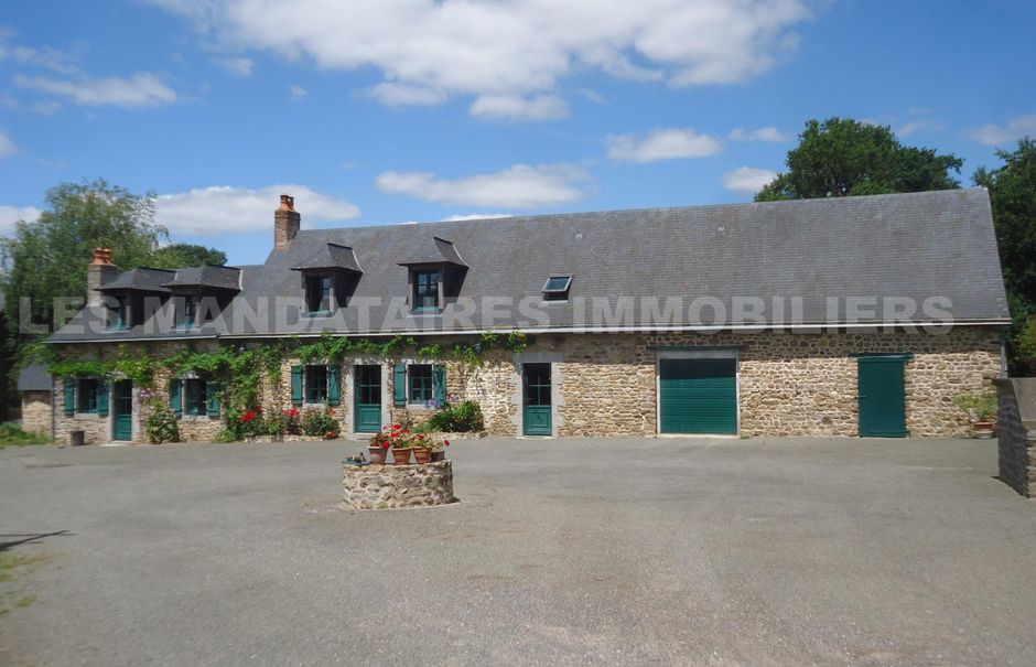 Vente propriété 11 pièces 275 m² à Mayenne (53100), 400 400 €