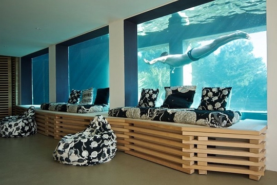 Bandol : une villa avec piscine-aquarium signée Rudy Ricciotti