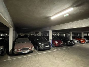parking à Saint-Pierre-des-Corps (37)