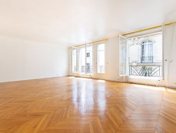 Location D Appartement 3 Pieces A Paris 7eme 75 Appartement A Louer
