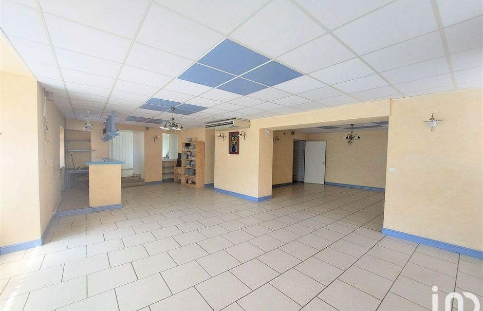 Vente locaux professionnels 3 pièces 177 m² à Usson-du-Poitou (86350), 190 000 €
