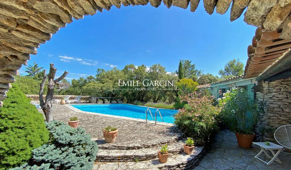 Bonnieux Luxury House For Sale 985 000 250 M