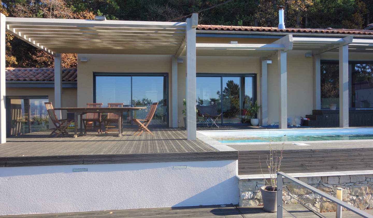Villa avec piscine et terrasse Allan