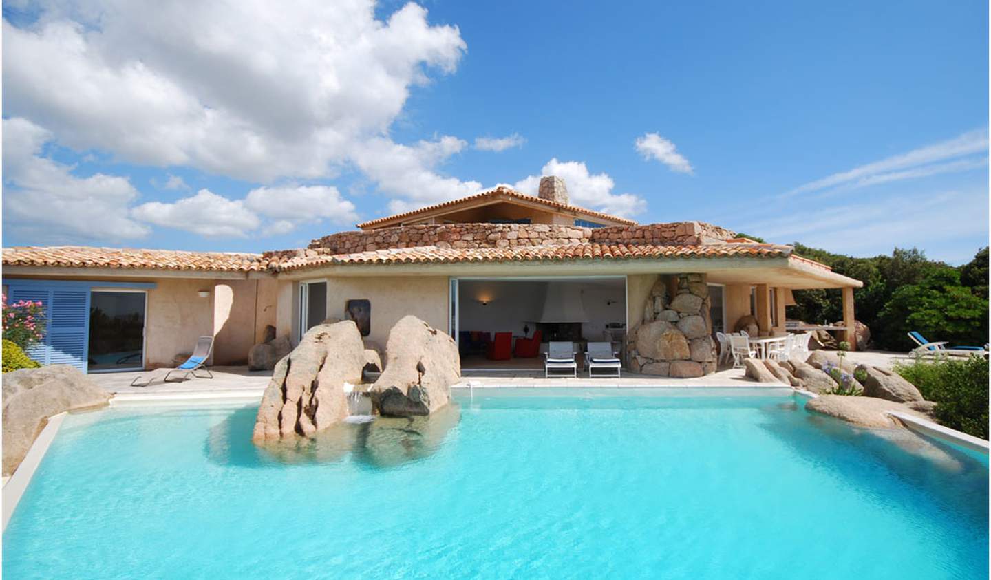 House with pool and garden Pianottoli-Caldarello