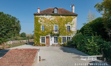 Burgundy Luxury House For Sale Buy Luxurious House