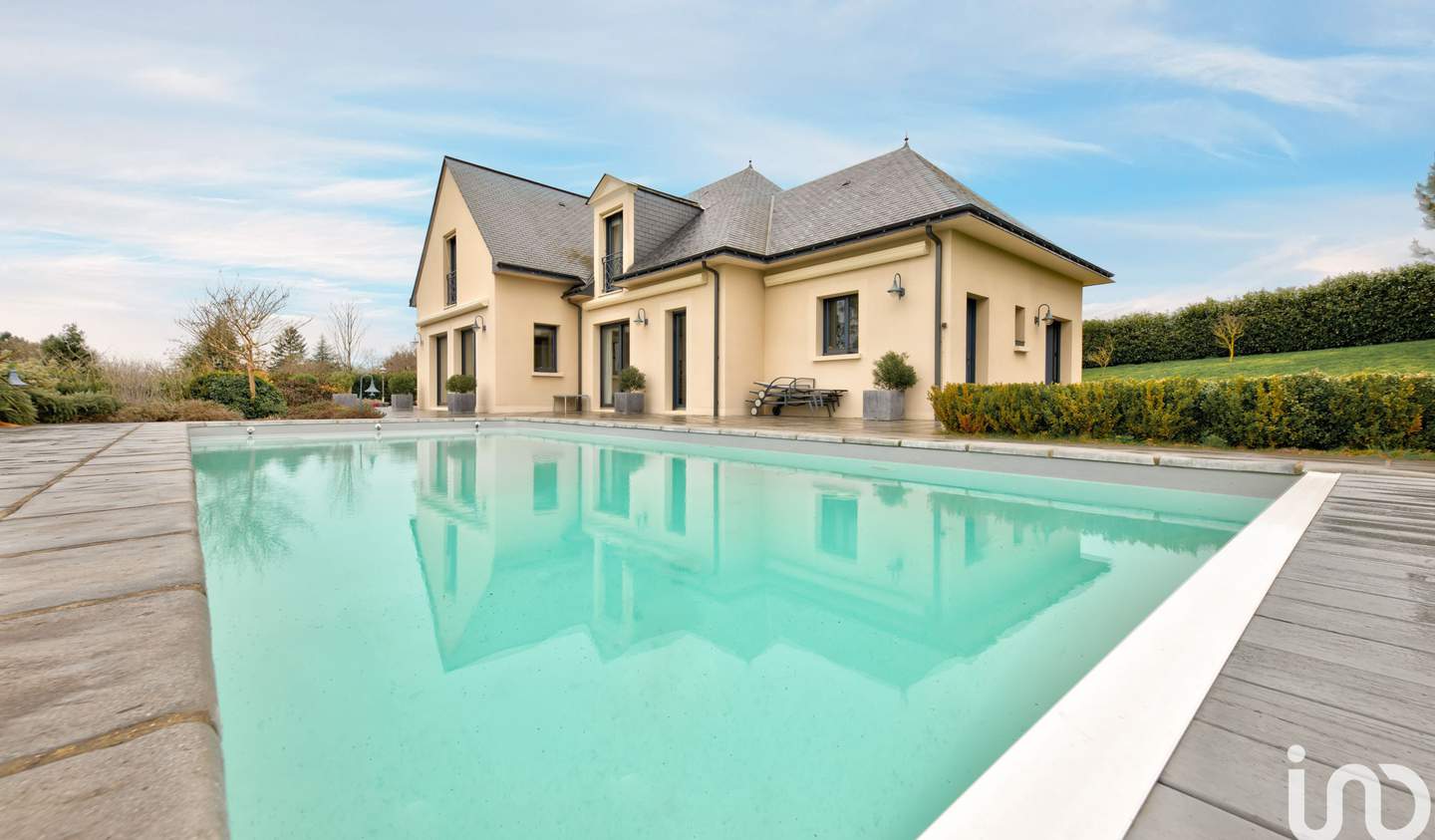 Maison avec piscine et terrasse Champigné