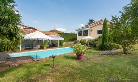 Villa De Luxe Avec Piscine Charbonnieres Les Bains A Vendre