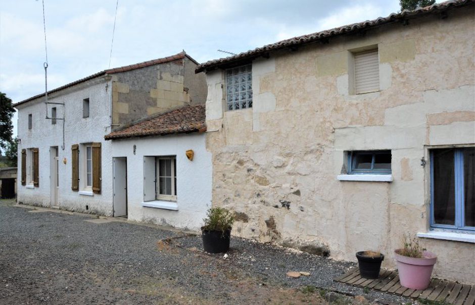 Vente maison 4 pièces 99 m² à Cersay (79290), 115 000 €