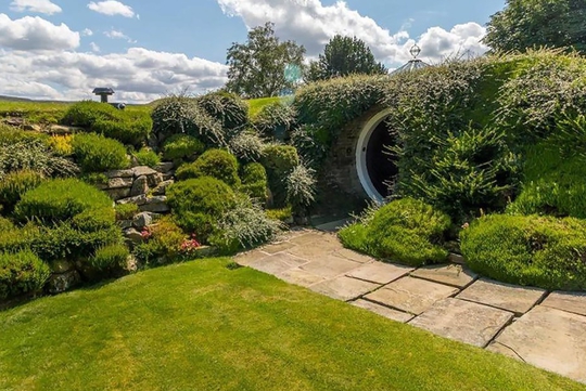 Une maison hobbit grand luxe à vendre pour 834 000 euros