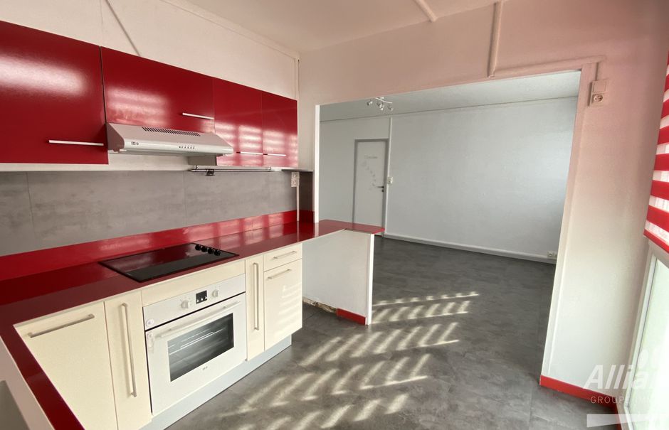 Location  appartement 3 pièces 54 m² à Grand-Charmont (25200), 530 €