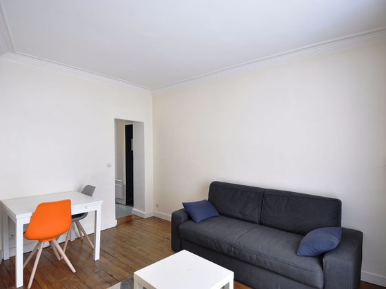 Location Appartement 2 Pieces 35 8 M 1 100 Paris 18eme 75