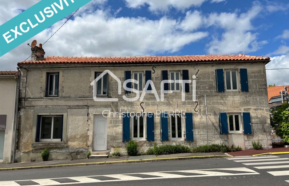 Vente maison 6 pièces 75 m² à Ruelle-sur-Touvre (16600), 87 500 €