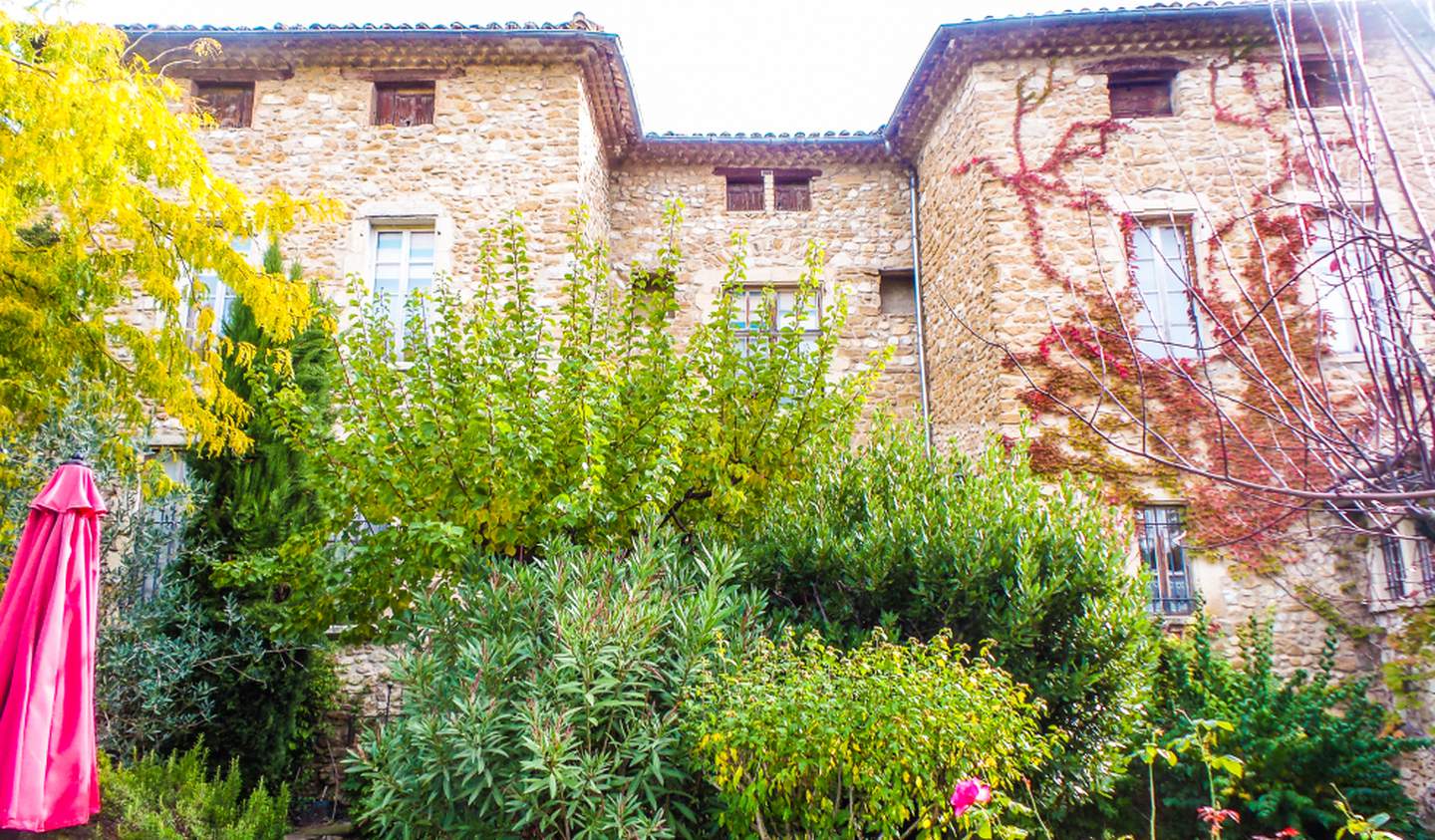 Maison avec piscine et terrasse Mirabel-aux-Baronnies