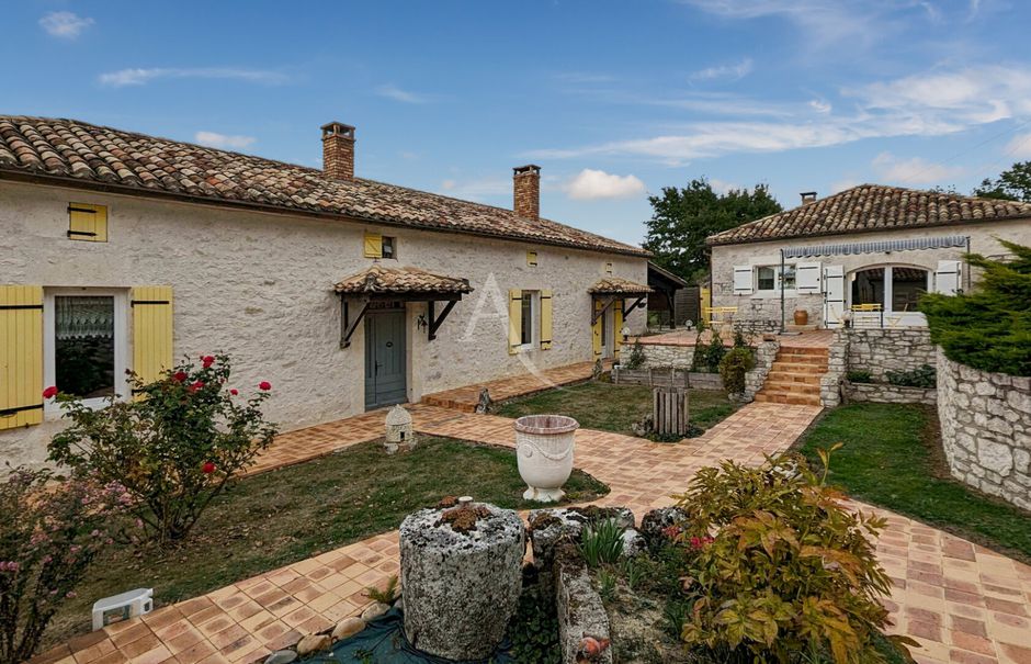 Vente maison 4 pièces 177 m² à Montaigu-de-Quercy (82150), 495 000 €