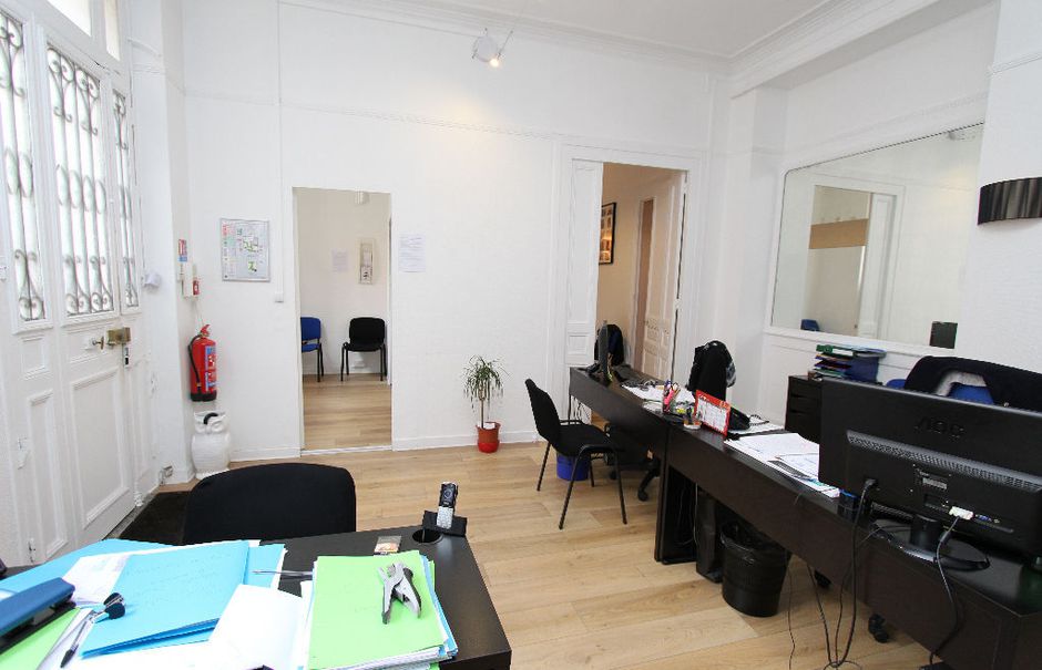 Location  locaux professionnels 1 pièce 70 m² à Levallois-Perret (92300), 2 400 €