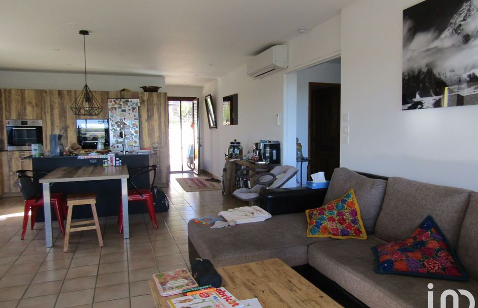 Location meublée maison 7 pièces 165 m² à Valensole (04210), 1 470 €