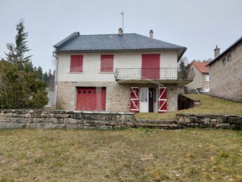 maison à Aumont-Aubrac (48)