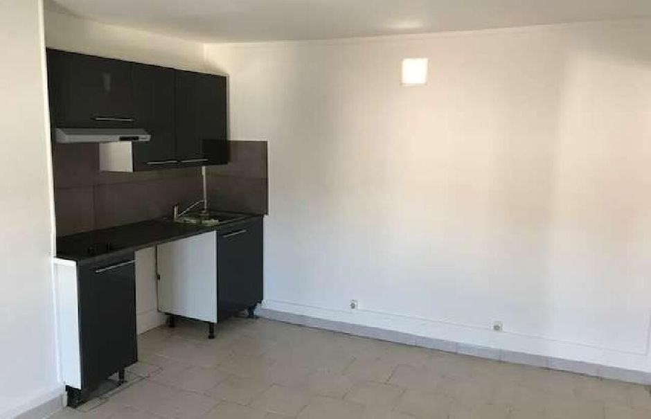 Location  appartement 3 pièces 56 m² à Brienon-sur-Armançon (89210), 450 €